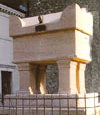 Tomba del Petrarca